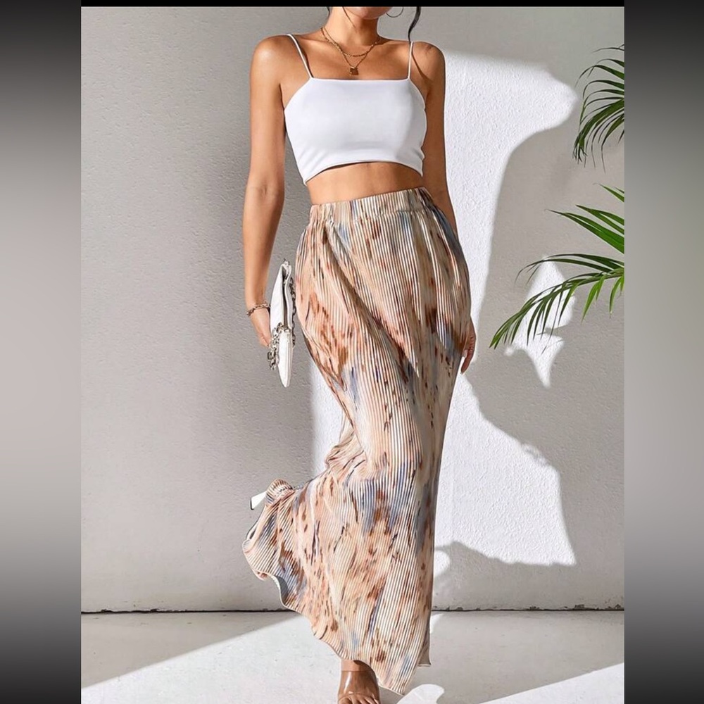 Elegant Tan Pleated Skirt